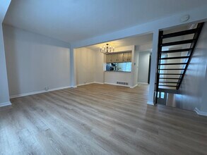 4429 Heritage Dr in Liverpool, NY - Building Photo - Building Photo