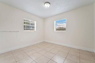 2439 Fletcher St in Hollywood, FL - Building Photo - Building Photo