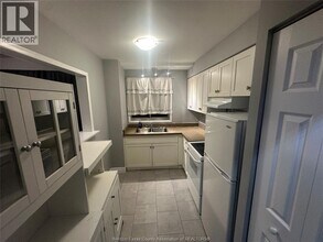 2490 Rivard Ave in Windsor, ON - Building Photo - Building Photo