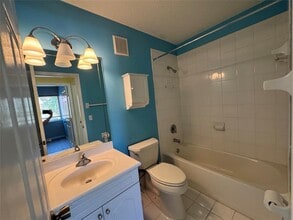 7921 NW 6th St in Pembroke Pines, FL - Building Photo - Building Photo