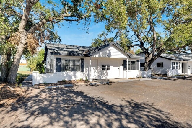 4513 W McElroy Ave, Unit 1