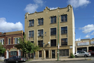 3112-3114 W Montrose Ave Apartments