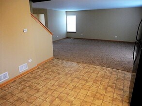 1757 Ivy Ln in Montgomery, IL - Building Photo - Building Photo