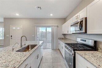 534 Lassen Falls Ct in Las Vegas, NV - Building Photo - Building Photo