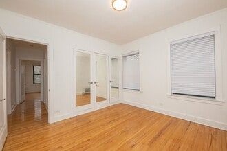Updated Apartments Located at 800 Michigan in Evanston, IL - Foto de edificio - Building Photo