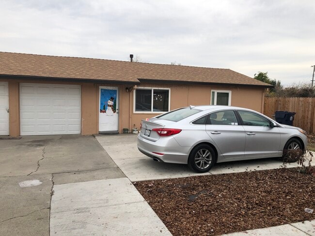 1516 -1518 Orlando Way, Unit Orlando 1518 in Sacramento, CA - Foto de edificio - Building Photo