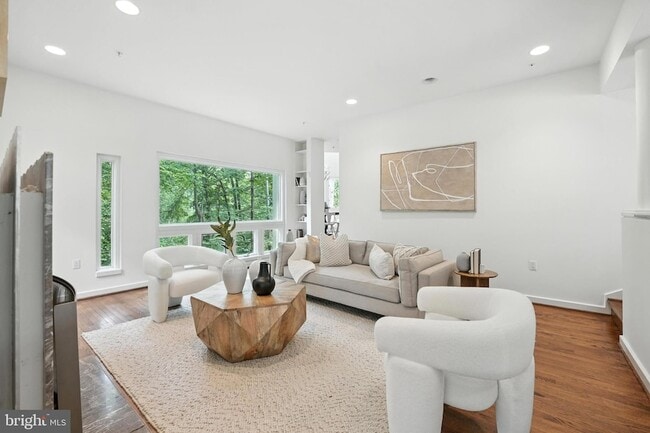 6702 Oregon Ave NW, Unit 1014 in Washington, DC - Foto de edificio - Building Photo
