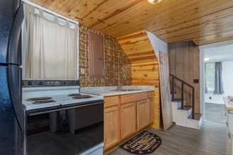 568 Catherine St in Lebanon, MO - Building Photo - Building Photo