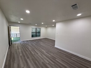 5221 Bonita Ave in Dallas, TX - Building Photo - Building Photo