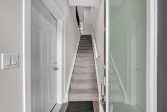 95 Skyview Cl in Calgary, AB - Building Photo - Building Photo
