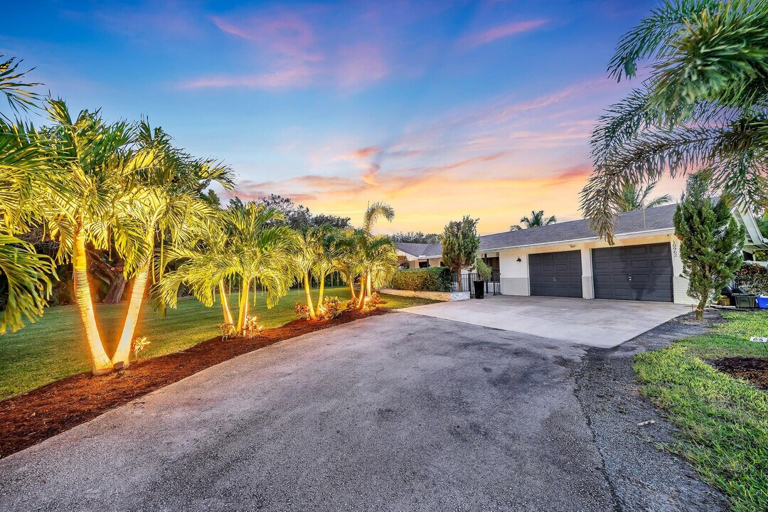 10962 57th Pl S in Wellington, FL - Building Photo