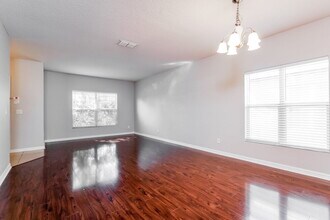 7211 Wakeview Dr in Davenport, FL - Building Photo - Building Photo