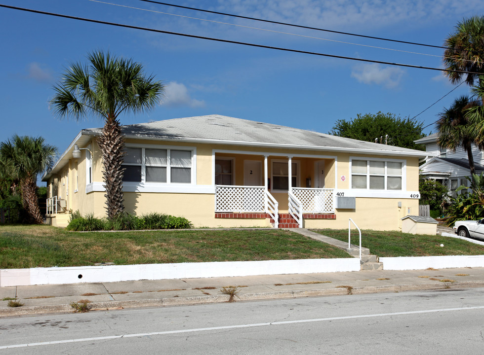 407 N Grandview Ave in Daytona Beach, FL - Foto de edificio