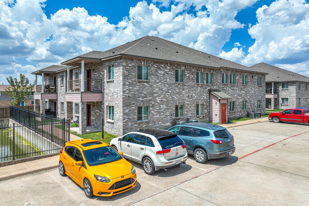 502 E Hazelwood St in Princeton, TX - Building Photo