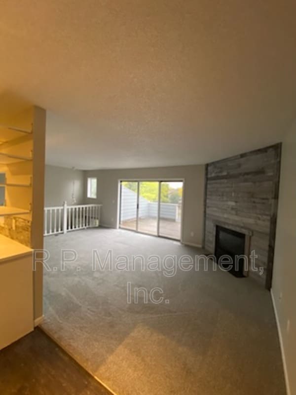 14391 Estates Ave in Apple Valley, MN - Building Photo - Building Photo