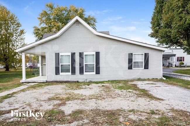102 N California St in Sheridan, IN - Building Photo - Building Photo