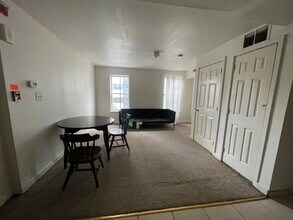 1507 Spring Garden St, Unit 2 in Philadelphia, PA - Foto de edificio - Building Photo