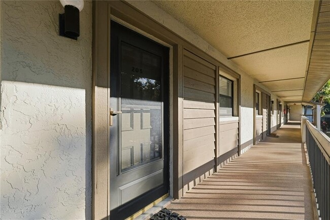 3034 Eastland Blvd in Clearwater, FL - Building Photo - Building Photo