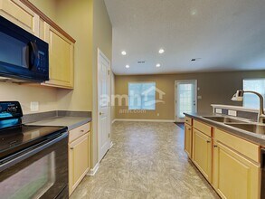 1207 Hampton Park Dr in High Point, NC - Building Photo - Building Photo