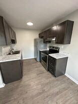 475 Raymond Road, Unit 2 in Shepherdsville, KY - Building Photo