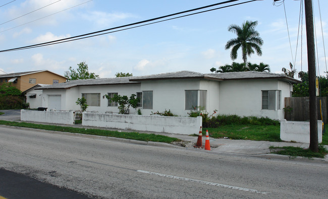 417-423 Davie Blvd in Fort Lauderdale, FL - Building Photo - Building Photo