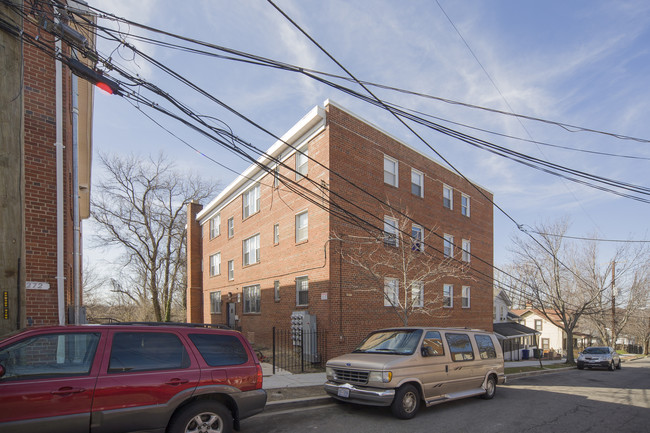 300 56th St NE in Washington, DC - Building Photo - Building Photo