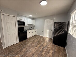 523 Las Palmas Cir in Avon Park, FL - Building Photo - Building Photo