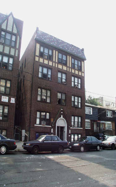 118 Corbin Ave in Jersey City, NJ - Building Photo - Building Photo