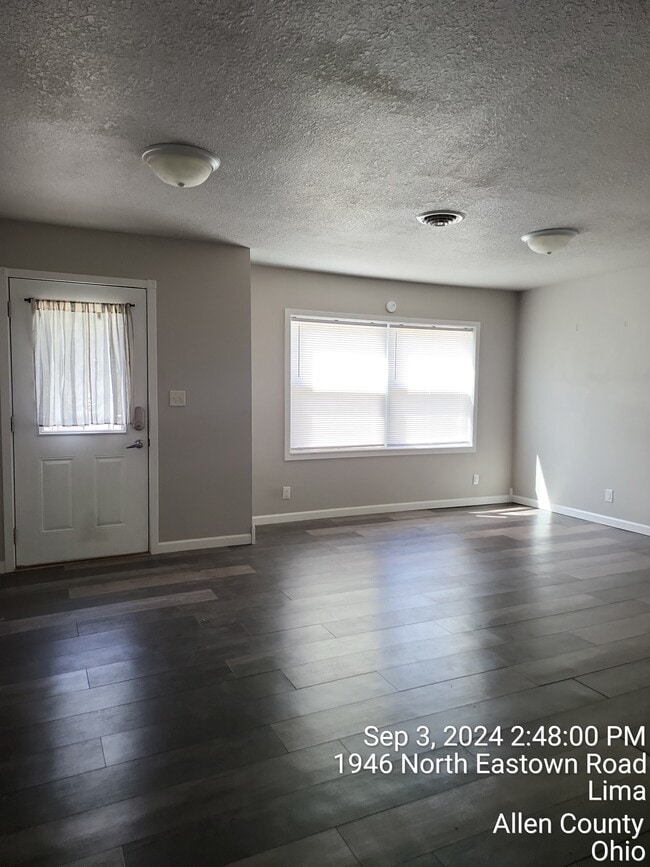 1976 N Eastown Rd in Elida, OH - Building Photo - Building Photo