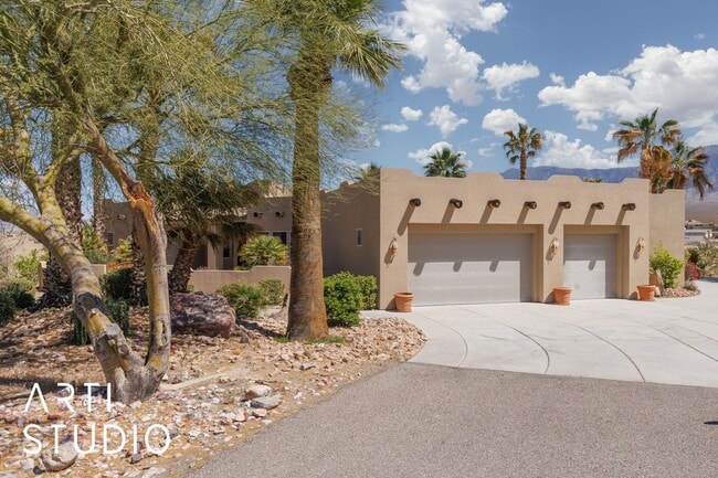 property at 2960 S Summer Ln