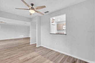 383 Bobby Jones Rd in Sarasota, FL - Building Photo - Building Photo