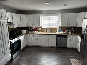 1017 Norman Ave in Las Vegas, NV - Building Photo - Building Photo