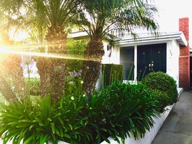 105 E 35th St in Long Beach, CA - Building Photo