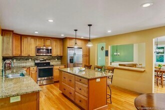 40 Crestwood Dr in East Hampton, CT - Building Photo - Building Photo