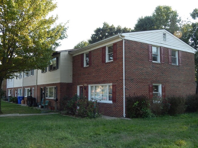 102 Charles Place in Indian Head, MD - Foto de edificio - Building Photo