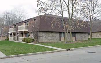 Rivershire in Milwaukee, WI - Foto de edificio - Building Photo