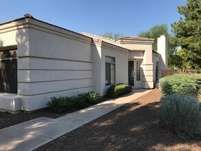 6806 S 39th Pl in Phoenix, AZ - Building Photo - Building Photo