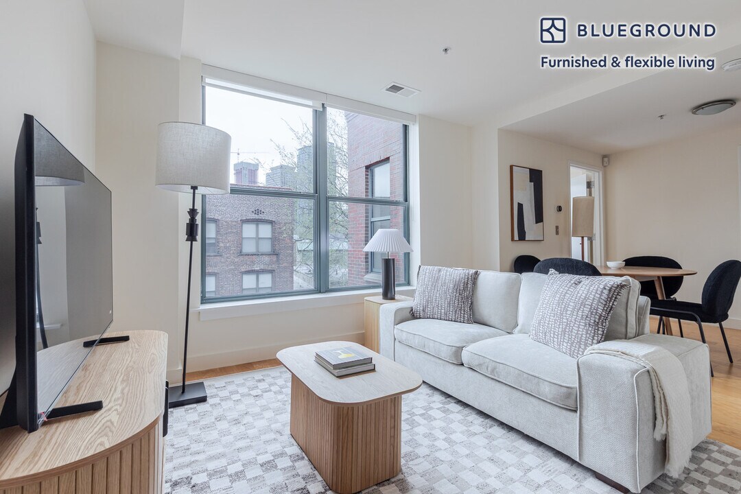 222 Montgomery St in Jersey City, NJ - Building Photo