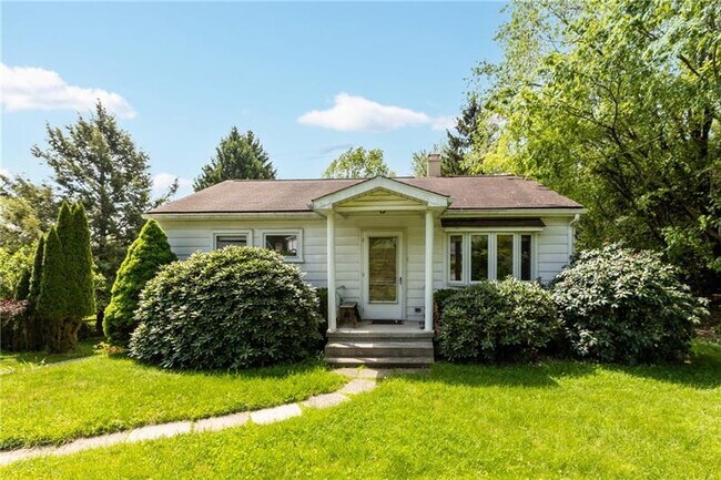 property at 2536 Hampton Ave