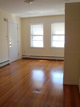 25 Knapp St, Unit 2 in Somerville, MA - Building Photo - Building Photo