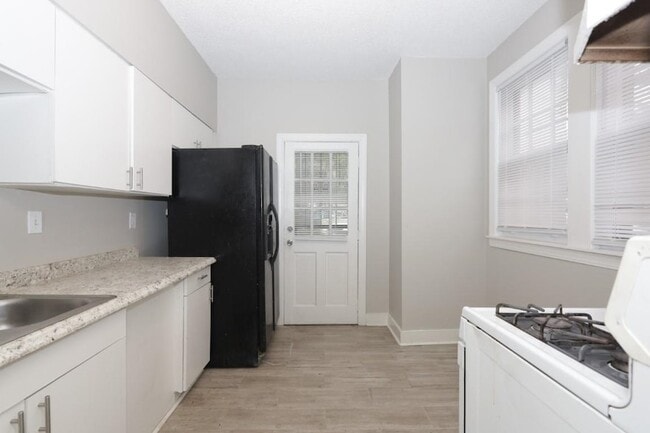 2367 Forest Ave, Unit 2 in Memphis, TN - Building Photo - Building Photo