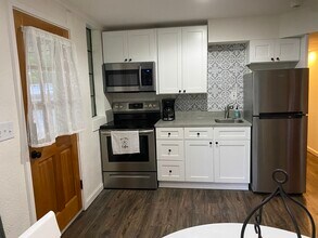 806 Potter Ln, Unit C in Nashville, TN - Building Photo - Building Photo