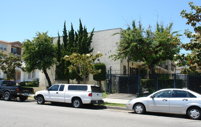 915 S St Andrews Pl in Los Angeles, CA - Building Photo - Building Photo