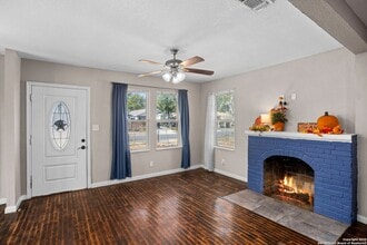 1530 SW 19th St in San Antonio, TX - Building Photo - Building Photo