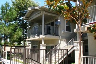 The Vintage Apartments in Corona, CA - Foto de edificio - Building Photo