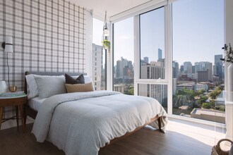 202 W Hill St in Chicago, IL - Building Photo - Building Photo