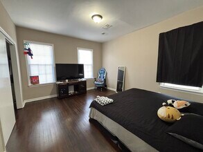 1242 Clinton Pl, Unit 2 in Elizabeth, NJ - Building Photo - Building Photo