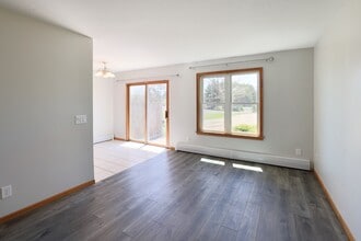 3482 Mahoney Dr in Traverse City, MI - Building Photo - Building Photo