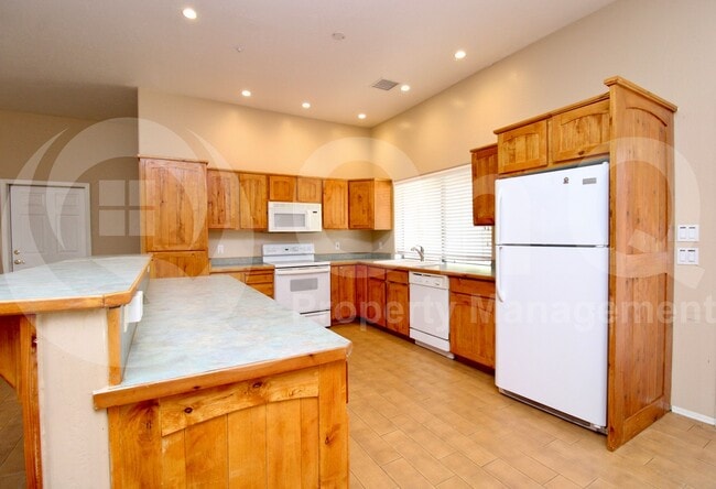 6110 E Milton Dr in Cave Creek, AZ - Building Photo - Building Photo