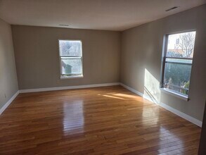 37 Greenwich Ave, Unit 1-12 in Stamford, CT - Building Photo - Building Photo